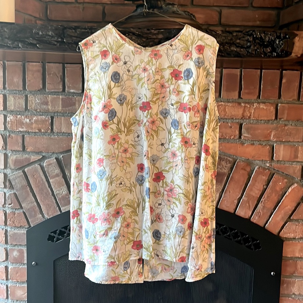 Floral sleeveless linen top